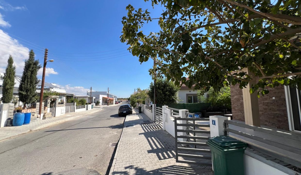 WhatsApp Image 2025-10-21 at 11.11.23 (1)