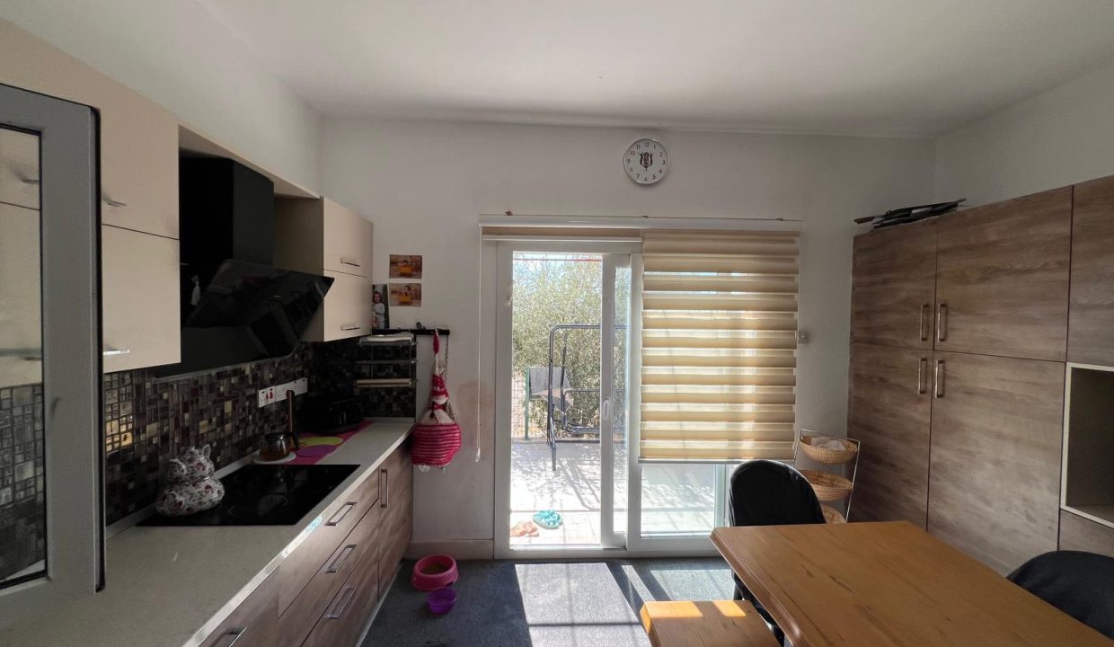 WhatsApp Image 2025-10-21 at 11.11.30