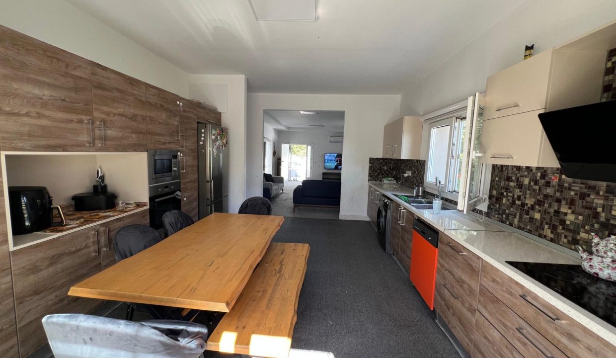 WhatsApp Image 2025-10-21 at 11.11.30 (2)